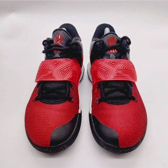 Nike Kyrie Flytrap III Bred‎ Basketball Sneakers Mens Size 7.5 Black Red Shoes